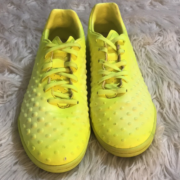 Nike Macistax Yellow Sneakers - Picture 3 of 13